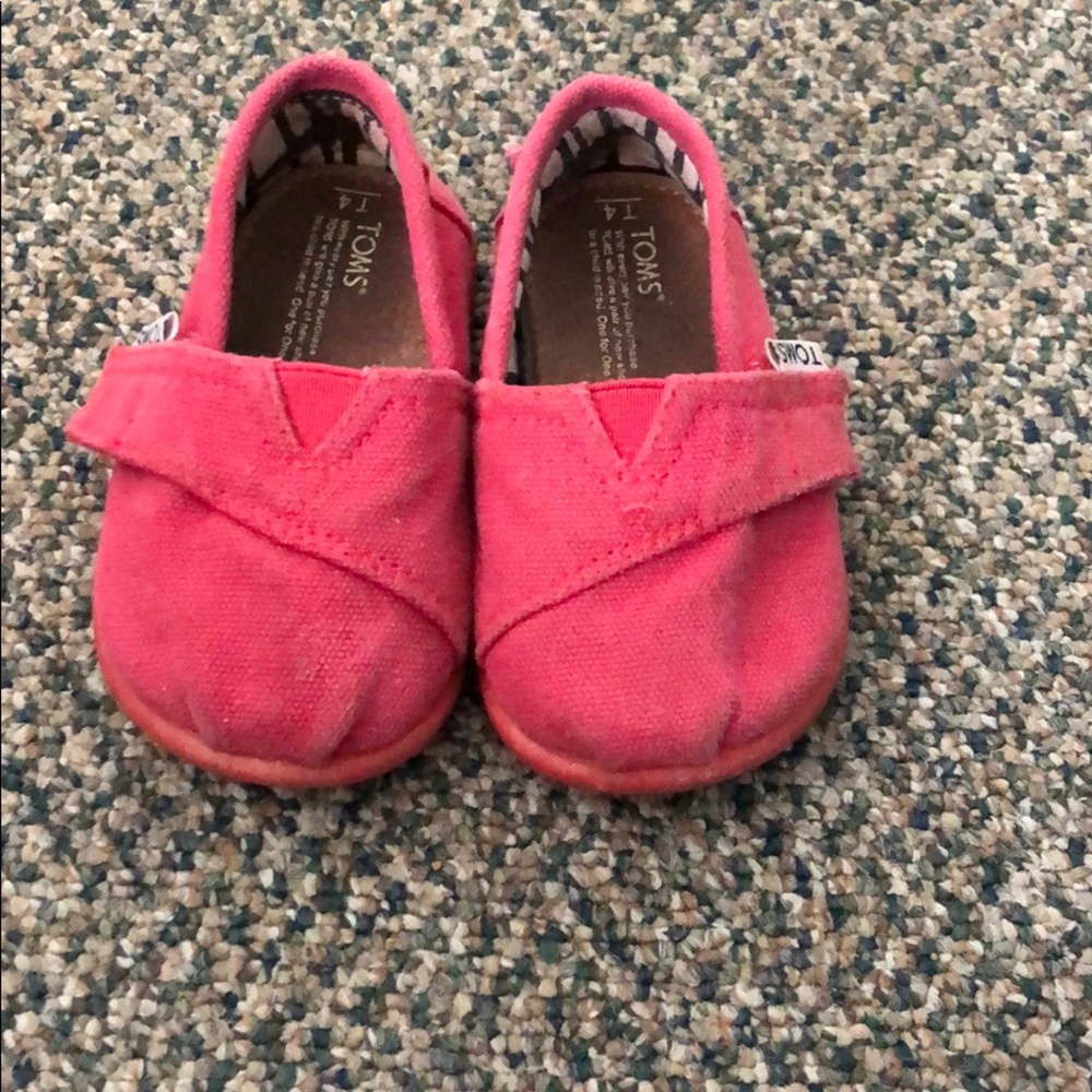 Girls Toms size 4